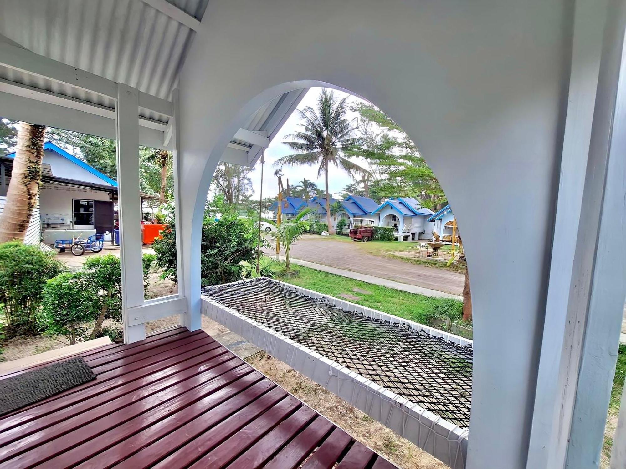 Pan Beachfront Resort Krabi Клонг-Муанг-Бич Номер фото